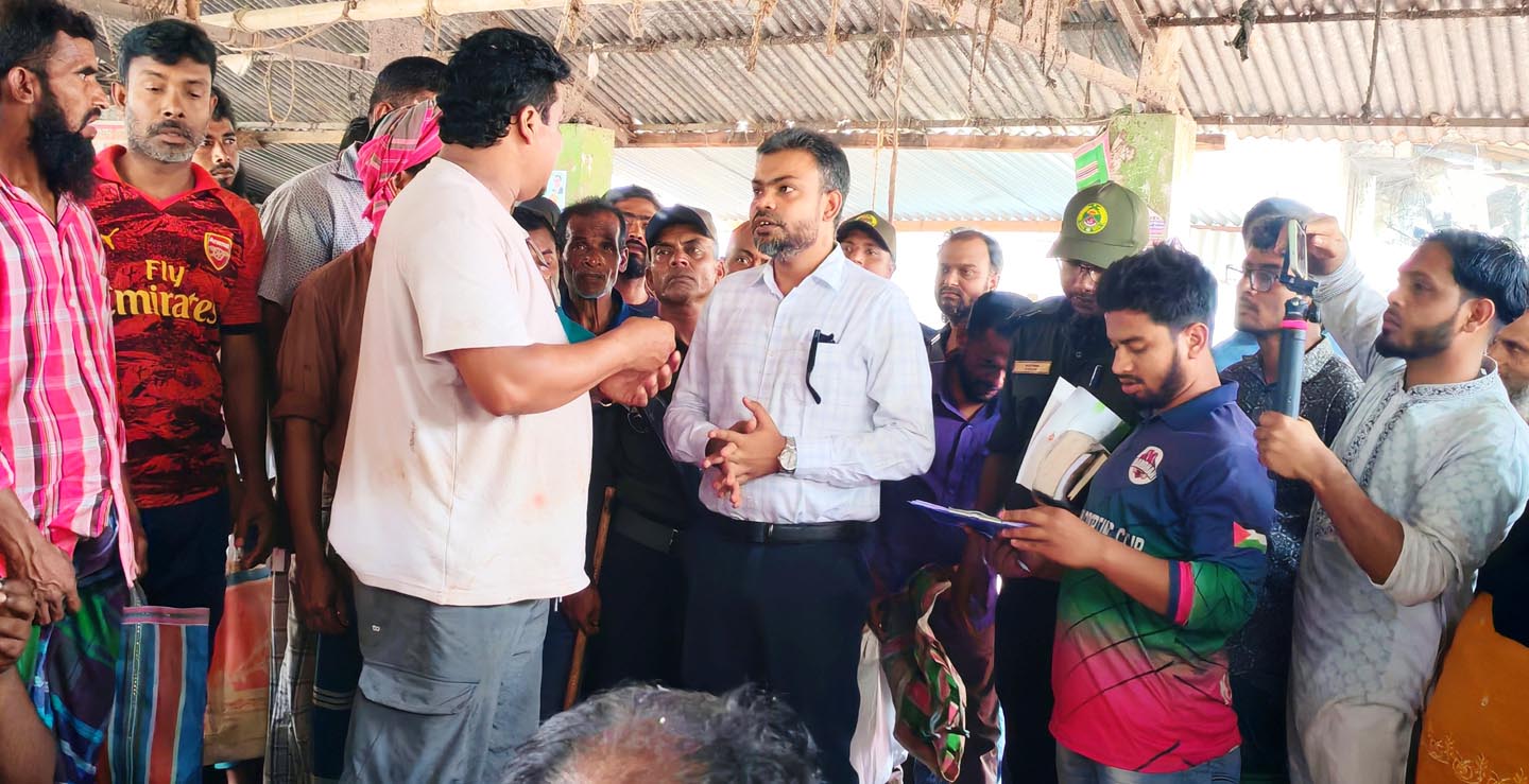  কালুখালীর রতনদিয়া বাজারে মোবাইল কোর্টে দুই মাংস ব্যবসায়ীকে জরিমানা